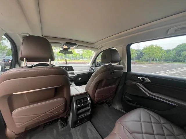 BMW X5 2022 Reforma xDrive 30Li M Conjunto deportivo exterior foto 8
