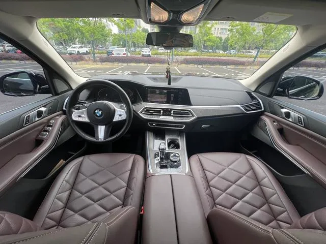 BMW X5 2022 Reforma xDrive 30Li M Conjunto deportivo interior foto 9