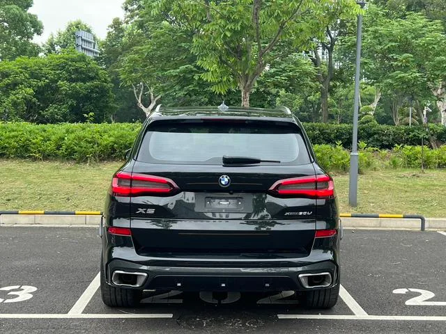 BMW X5 2022 Reforma xDrive 30Li M Conjunto deportivo interior foto 14