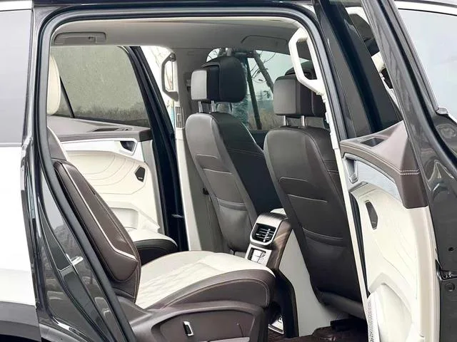 Volkswagen Talagon 2022 380TSI Edición insignia de tracción en las cuatro ruedas 6 Asiento interior foto 10