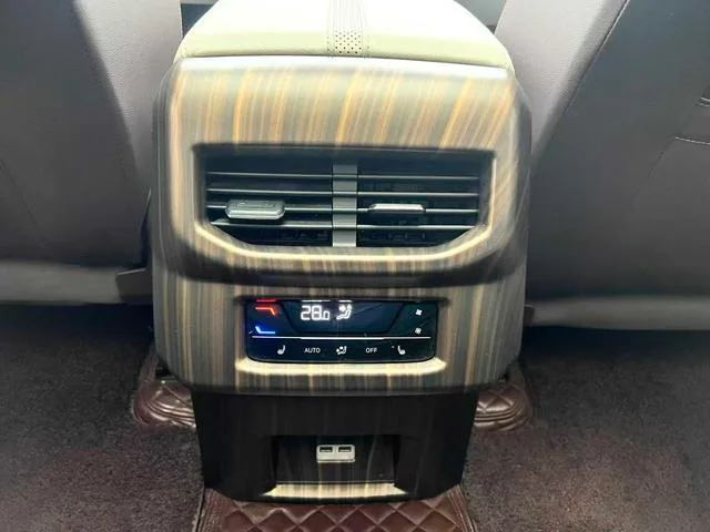 Volkswagen Talagon 2022 380TSI Edición insignia de tracción en las cuatro ruedas 6 Asiento interior foto 14