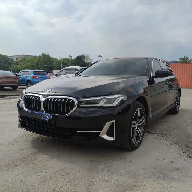BMW 5 Series 2023 530Li Leading Type Luxury Set exterior photo 1 BMW 5 Series 2023 530Li Leading Type Luxury Set exterior photo 1