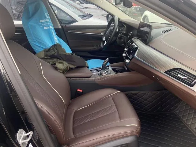 BMW 5 Series 2023 530Li Leading Type Luxury Set exterior photo 4 BMW 5 Series 2023 530Li Leading Type Luxury Set exterior photo 4