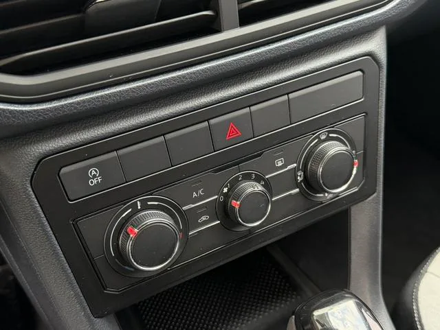 Volkswagen Tharu 2025 Nouveau 1.5L Version Ruijin intérieur photo 11
