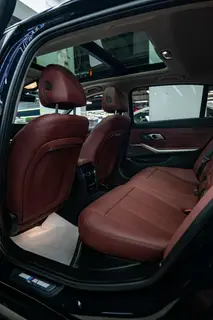 BMW 3 Series 2023 325Li M Sports Night Suit interior photo 7 BMW 3 Series 2023 325Li M Sports Night Suit interior photo 7