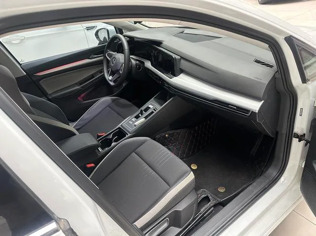 Volkswagen Golf 2023 280TSI DSG Pro interior foto 18 Volkswagen Golf 2023 280TSI DSG Pro interior foto 18