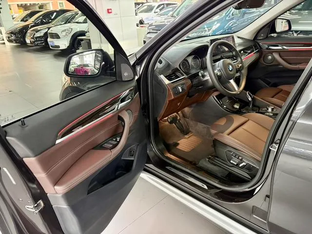 BMW X1 2022 Reforma xDrive25Li Tipo de lujo exterior foto 7 BMW X1 2022 Reforma xDrive25Li Tipo de lujo exterior foto 7