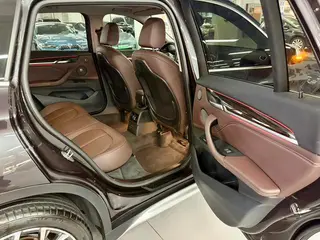 BMW X1 2022 Reforma xDrive25Li Tipo de lujo interior foto 14 BMW X1 2022 Reforma xDrive25Li Tipo de lujo interior foto 14