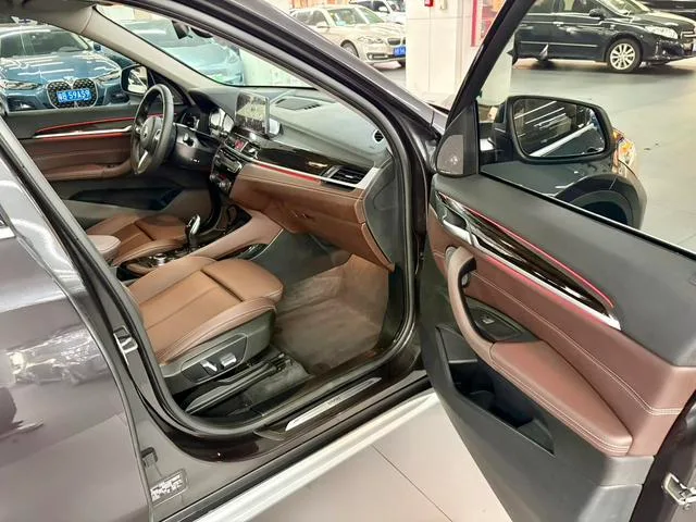BMW X1 2022 Reforma xDrive25Li Tipo de lujo interior foto 15 BMW X1 2022 Reforma xDrive25Li Tipo de lujo interior foto 15