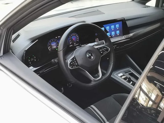 Volkswagen Golf 2021 280TSI DSG R-Line exterior photo 9 Volkswagen Golf 2021 280TSI DSG R-Line exterior photo 9