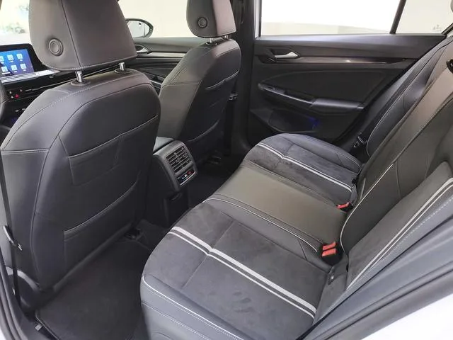Volkswagen Golf 2021 280TSI DSG R-Line interior photo 11 Volkswagen Golf 2021 280TSI DSG R-Line interior photo 11