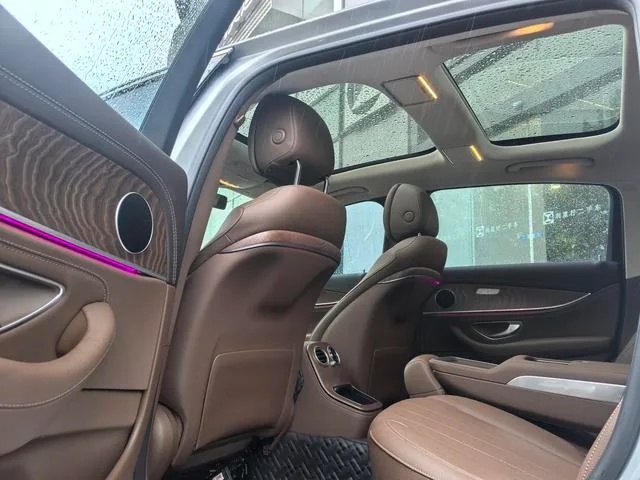Mercedes-Benz E-Class 2023 Reforma E 300 L Estilo de moda Coche exterior foto 8 Mercedes-Benz E-Class 2023 Reforma E 300 L Estilo de moda Coche exterior foto 8