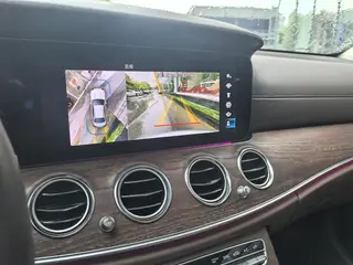 Mercedes-Benz E-Class 2023 Reforma E 300 L Estilo de moda Coche interior foto 12 Mercedes-Benz E-Class 2023 Reforma E 300 L Estilo de moda Coche interior foto 12