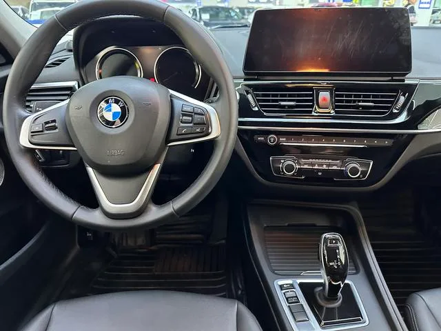 BMW 1 Series 2021 Restyling 120i M Sports version exterior photo 8 BMW 1 Series 2021 Restyling 120i M Sports version exterior photo 8
