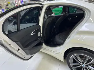 BMW 1 Series 2021 Restyling 120i M Sports version interior photo 11 BMW 1 Series 2021 Restyling 120i M Sports version interior photo 11