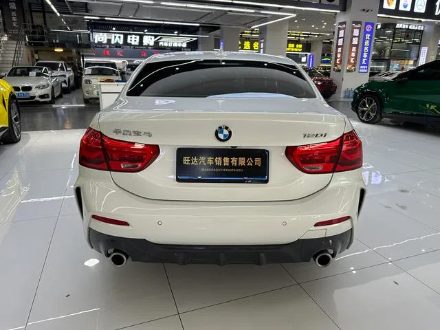 BMW 1 Series 2021 Restyling 120i M Sports version interior photo 17 BMW 1 Series 2021 Restyling 120i M Sports version interior photo 17