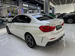 BMW 1 Series 2021 Restyling 120i M Sports version interior photo 18 BMW 1 Series 2021 Restyling 120i M Sports version interior photo 18