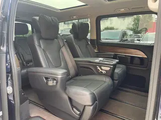 Mercedes-Benz V-Class 2021 V 260 L Empattement long Premium Edition intérieur photo 14