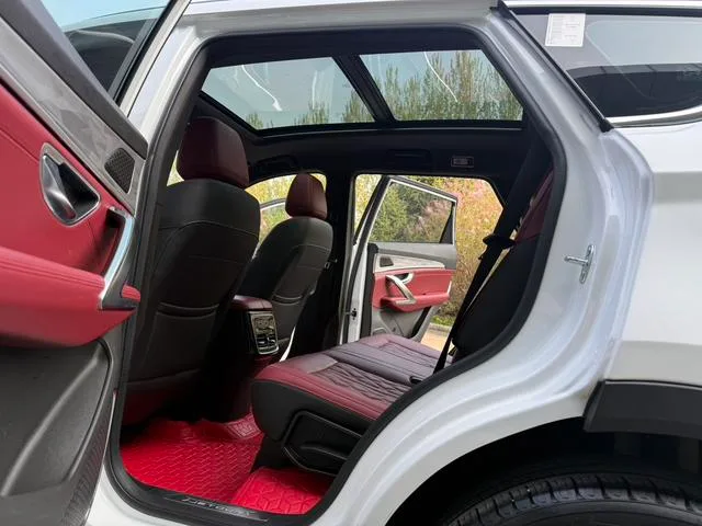 Jetour X70 PLUS 2022 1.5T CVT mountain 7 seat interior photo 11 Jetour X70 PLUS 2022 1.5T CVT mountain 7 seat interior photo 11
