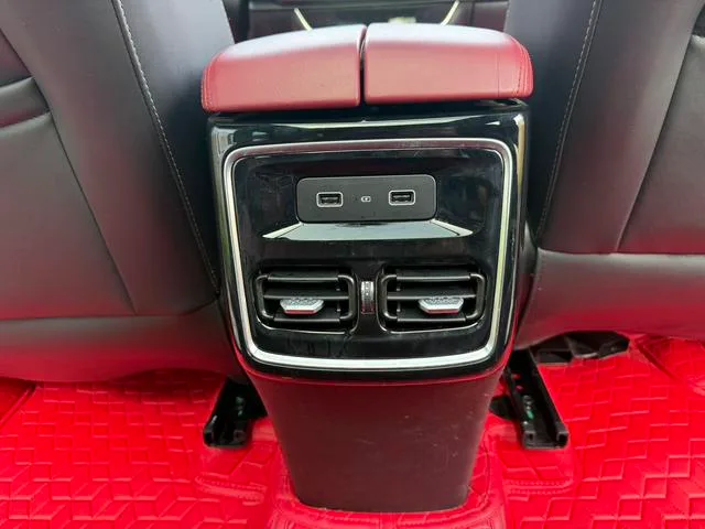 Jetour X70 PLUS 2022 1.5T CVT mountain 7 seat interior photo 12 Jetour X70 PLUS 2022 1.5T CVT mountain 7 seat interior photo 12