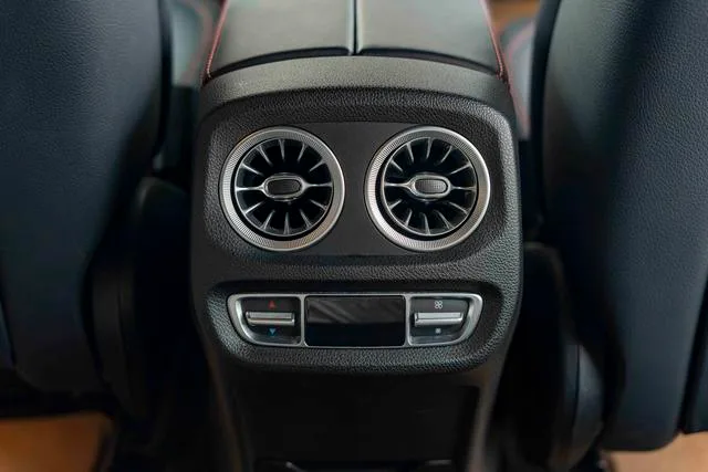 Mercedes-Benz Mercedes-AMG G-Class 2022 AMG G 63 intérieur photo 16