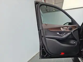 Mercedes-Benz GLC 2021 GLC 260 L 4MATIC Type de luxe intérieur photo 13