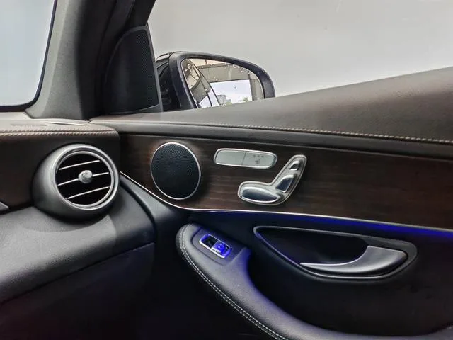 Mercedes-Benz GLC 2021 GLC 260 L 4MATIC Type de luxe intérieur photo 17