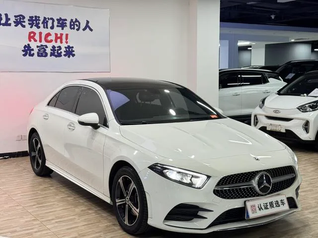 Mercedes-Benz A-Class 2022 Segundo cambio A 200 L Edición de moda de coche deportivo exterior foto 4