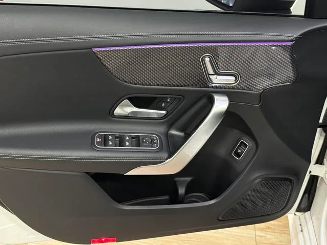 Mercedes-Benz A-Class 2022 Segundo cambio A 200 L Edición de moda de coche deportivo exterior foto 7