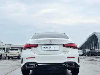 Mercedes-Benz A-Class 2022 Вторичная модификация A 200 L Спортивный седан Модная версия интерьер фото 8