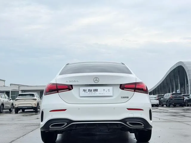 Mercedes-Benz A-Class 2022 Вторичная модификация A 200 L Спортивный седан Модная версия интерьер фото 8