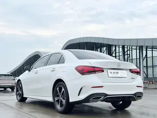 Mercedes-Benz A-Class 2022 Вторичная модификация A 200 L Спортивный седан Модная версия интерьер фото 9