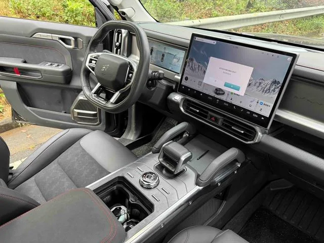 Jetour T2 2023 1.5TD Two-wheel drive Discover PRO interior photo 18 Jetour T2 2023 1.5TD Two-wheel drive Discover PRO interior photo 18