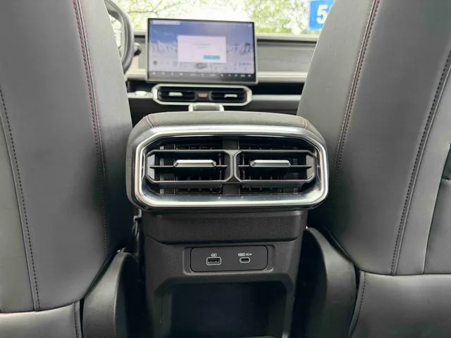 Jetour T2 2023 1.5TD Two-wheel drive Discover PRO interior photo 19 Jetour T2 2023 1.5TD Two-wheel drive Discover PRO interior photo 19