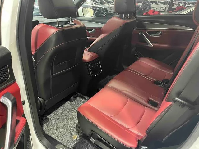 Jetour X70 PLUS 2022 1.5T CVT mountain 7 seat interior photo 6