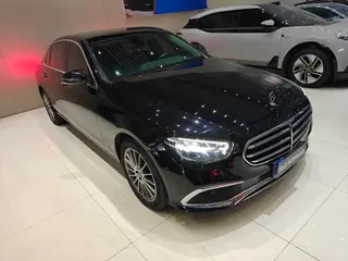 Mercedes-Benz E-Class 2023 E 260 L Coche exterior foto 3 Mercedes-Benz E-Class 2023 E 260 L Coche exterior foto 3