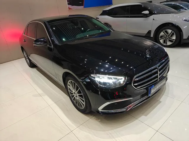 Mercedes-Benz E-Class 2023 E 260 L Coche exterior foto 3 Mercedes-Benz E-Class 2023 E 260 L Coche exterior foto 3