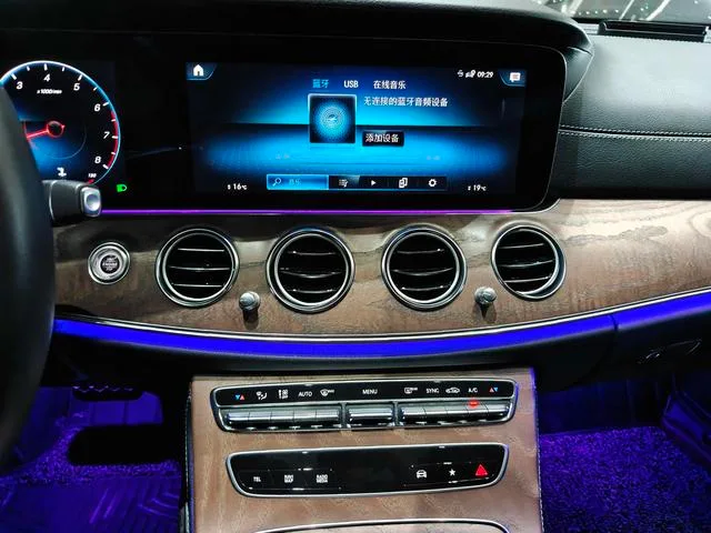 Mercedes-Benz E-Class 2023 E 260 L Coche interior foto 9 Mercedes-Benz E-Class 2023 E 260 L Coche interior foto 9