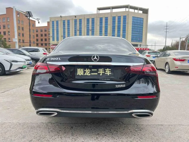 Mercedes-Benz E-Class 2021 Restyling E 300 L Fashionable Passenger car exterior photo 3 Mercedes-Benz E-Class 2021 Restyling E 300 L Fashionable Passenger car exterior photo 3