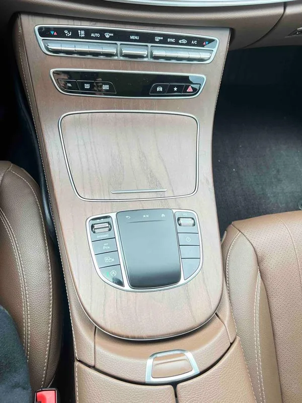 Mercedes-Benz E-Class 2021 Restyling E 300 L Fashionable Passenger car interior photo 8 Mercedes-Benz E-Class 2021 Restyling E 300 L Fashionable Passenger car interior photo 8