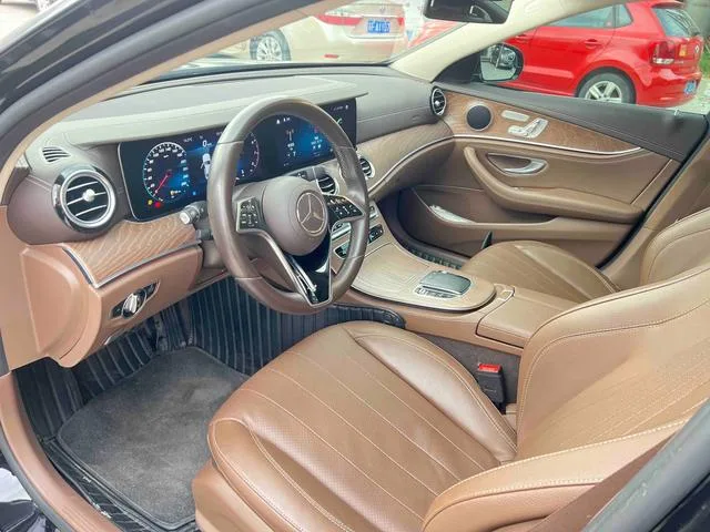 Mercedes-Benz E-Class 2021 Restyling E 300 L Fashionable Passenger car interior photo 10 Mercedes-Benz E-Class 2021 Restyling E 300 L Fashionable Passenger car interior photo 10