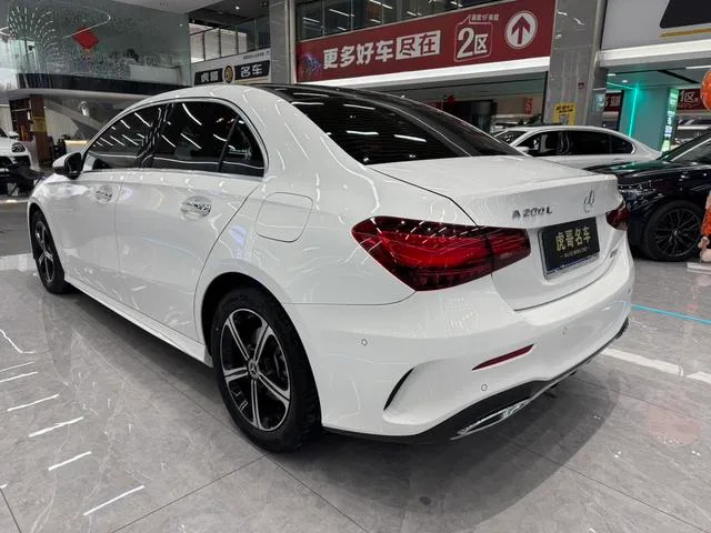 Mercedes-Benz A-Class 2023 A 200 L Спортивный седан Модная версия экстерьер фото 4