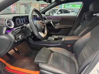 Mercedes-Benz A-Class 2023 A 200 L Спортивный седан Модная версия интерьер фото 7