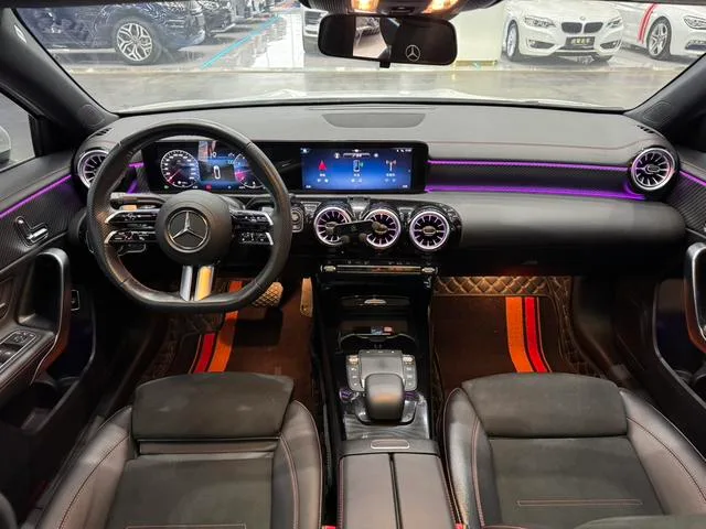 Mercedes-Benz A-Class 2023 A 200 L Спортивный седан Модная версия интерьер фото 9