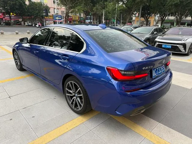 BMW 3 Series 2022 325Li M Conjunto deportivo exterior foto 4 BMW 3 Series 2022 325Li M Conjunto deportivo exterior foto 4