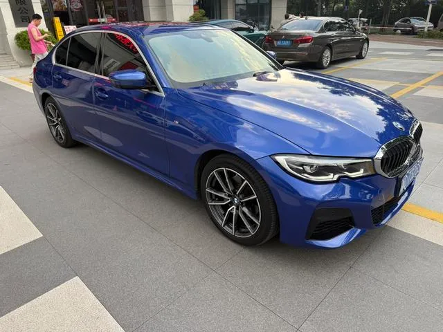 BMW 3 Series 2022 325Li M Conjunto deportivo exterior foto 9 BMW 3 Series 2022 325Li M Conjunto deportivo exterior foto 9