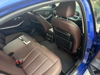 BMW 3 Series 2022 325Li M Conjunto deportivo interior foto 17 BMW 3 Series 2022 325Li M Conjunto deportivo interior foto 17