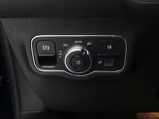 Mercedes-Benz GLB 2022 Mise à jour GLB 200 Style tendance intérieur photo 17