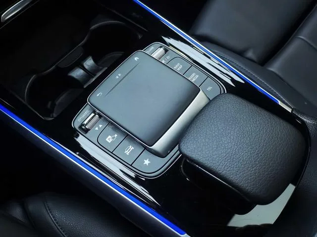 Mercedes-Benz GLB 2022 Mise à jour GLB 200 Style tendance intérieur photo 18