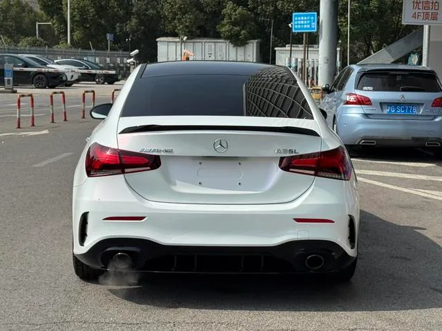 Mercedes-Benz A-Class AMG 2023 AMG A 35 L 4MATIC extérieur photo 4